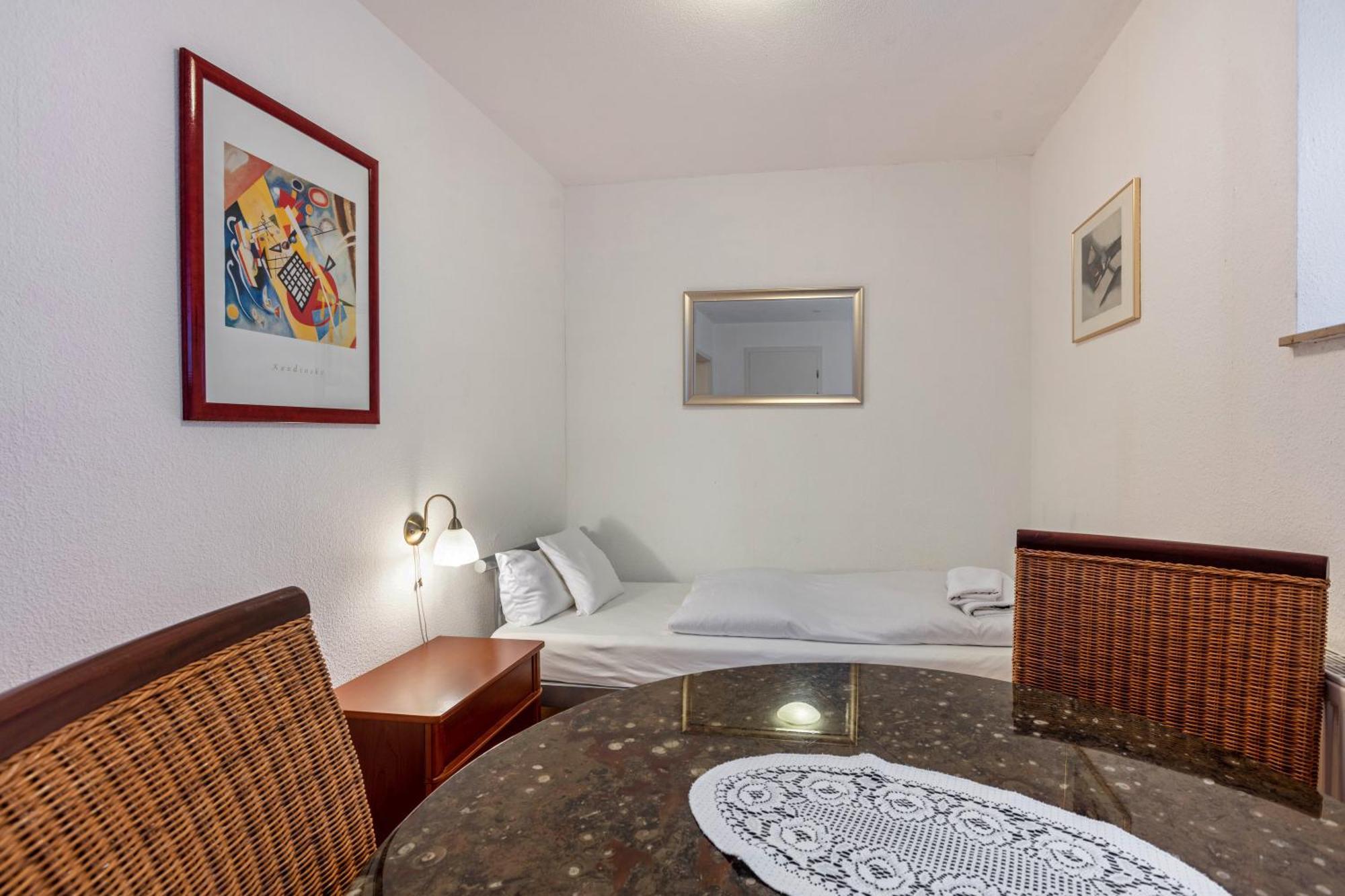 Apartments Am Schwarzwaelder Hof Бад Белинген Екстериор снимка
